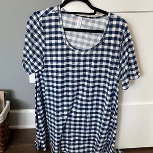 Lularoe nwot large Perfect T